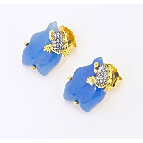 690 - A pair of silver gilt stud earrings set with frog detail approx 1