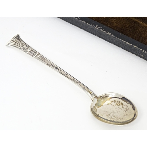 515 - A set of six silver teaspoons with stylised capitals to handles and quatrefoil detail, hallmarked Sh... 