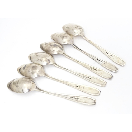 513 - Six Art Deco silver teaspoons hallmarked Sheffield 1947 maker Viners Ltd. Approx 4 1/2