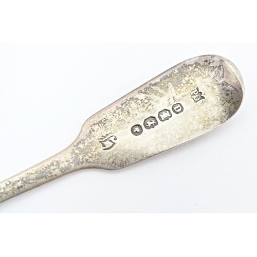 325 - Five 19thC silver Fiddle pattern teaspoons, two hallmarked London 1813, maker Alice & George Burrows... 