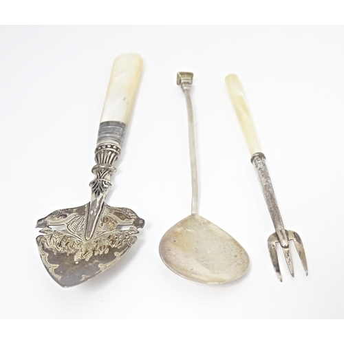 336 - A silver jam / preserve spoon with mother of pearl handle hallmarked Birmingham 1912, maker A. J. Ba... 