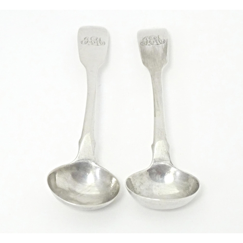 356 - A pair of Geo IV silver Fiddle pattern salt spoons, hallmarked London 1821, maker Richard Poulden. A... 