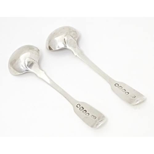 356 - A pair of Geo IV silver Fiddle pattern salt spoons, hallmarked London 1821, maker Richard Poulden. A... 