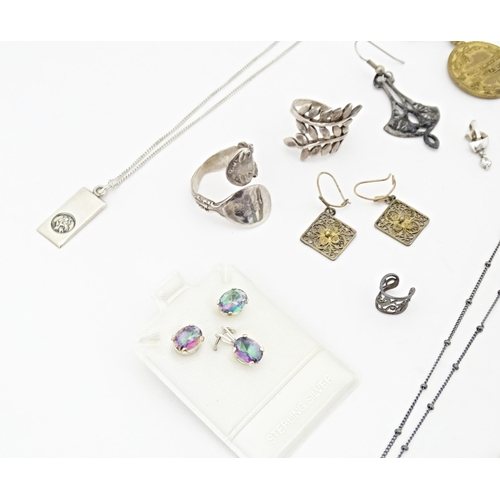 727 - A quantity of assorted jewellery, rings, necklace etc to include some silver examples