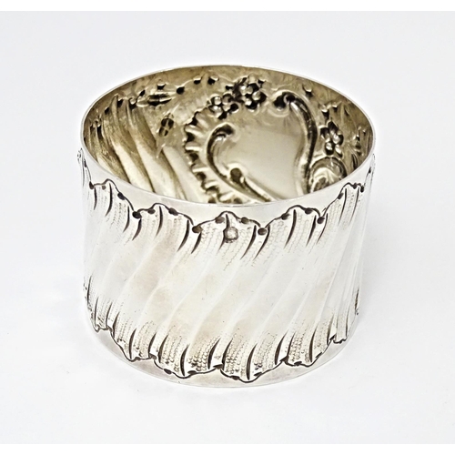 405 - A French silver napkin ring