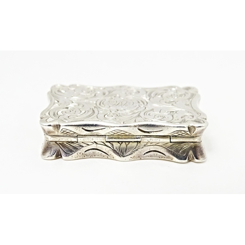 413 - A Victorian silver vinaigrette with engraved acanthus scroll decoration, hallmarked Birmingham 1843,... 