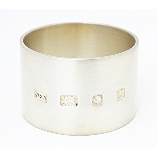 429 - An Elizabeth II silver napkin ring hallmarked London 1992, maker W E V