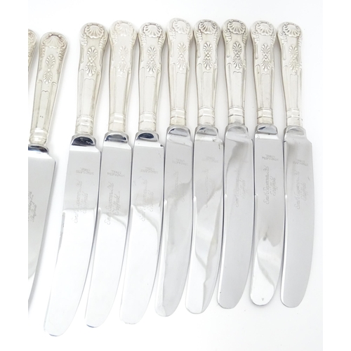 536 - A quantity of silver plate Kings pattern flatware / cutlery to include knives and forks, some marked... 