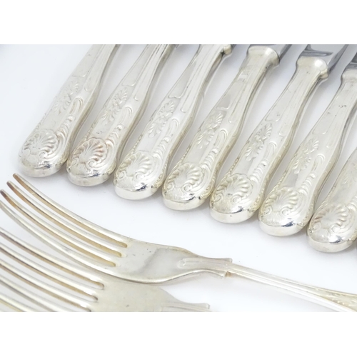 539 - Assorted silver plate Kings pattern flatware / cutlery, to include knives, forks, spoons, etc.