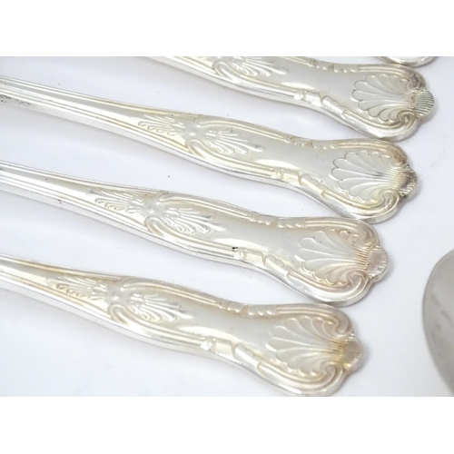 539 - Assorted silver plate Kings pattern flatware / cutlery, to include knives, forks, spoons, etc.