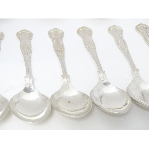 539 - Assorted silver plate Kings pattern flatware / cutlery, to include knives, forks, spoons, etc.