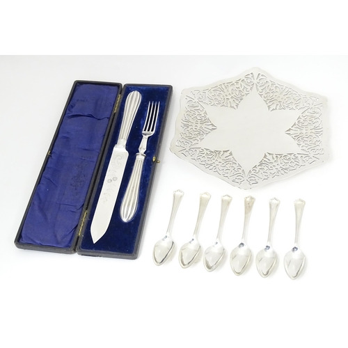 540 - Assorted silver plated wares to include six teaspoons, a Mappin & Webb's Princes plate and a cased k... 