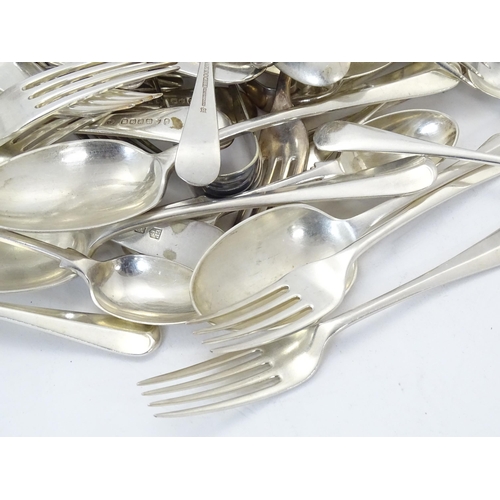 542 - A quantity of assorted silver plate flatware / cutlery to include Mappin & Webb etc.