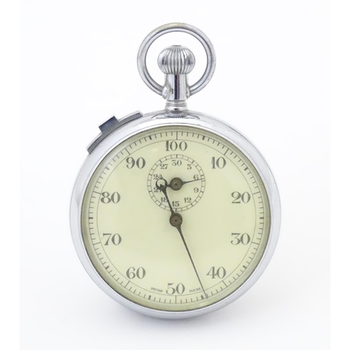 816 - Militaria : a 1940s pocket stopwatch / bomb or airspeed timer, 100 second dial with subsidiary 30 mi... 