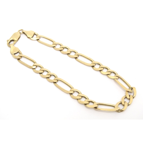 640A - A 9ct gold bracelet. Approx 8