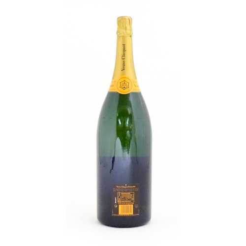 1077 - Champagne : a boxed 3l Jeroboam of Veuve Cliquot brut champagne, the bottle measuring 19 1/2