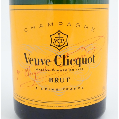 1077 - Champagne : a boxed 3l Jeroboam of Veuve Cliquot brut champagne, the bottle measuring 19 1/2