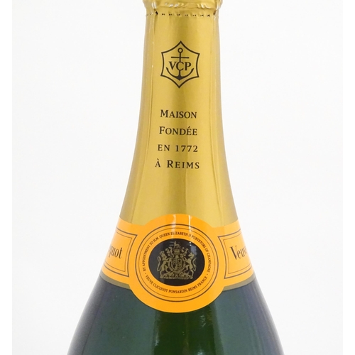 1077 - Champagne : a boxed 3l Jeroboam of Veuve Cliquot brut champagne, the bottle measuring 19 1/2