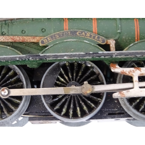 835 - Toys: A large quantity of Hornby Dublo OO Gauge model railway, to include train tracks, locomotives ... 