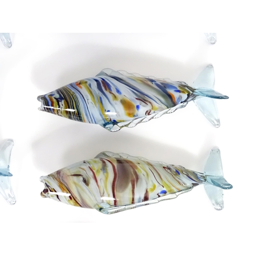 214 - Fourteen assorted 20thC Romanian glass fish, each approx 12 1/4