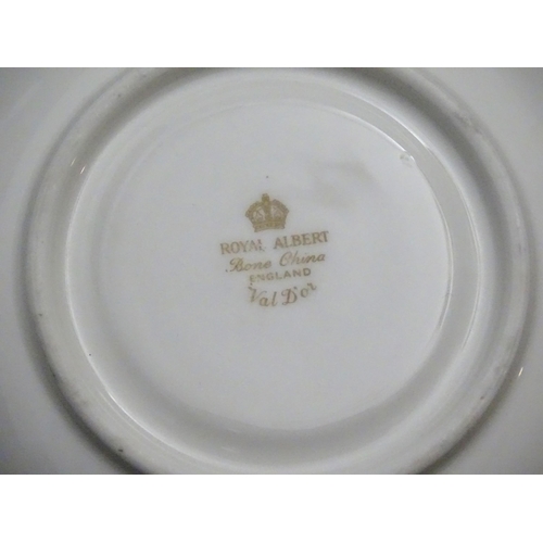 148 - A quantity of Royal Albert tea wares in the Val D'Or pattern to include teapot, cups, saucers, milk ... 