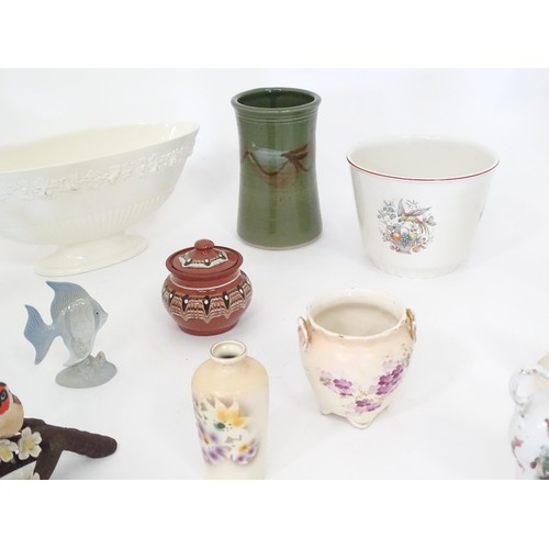 324 - A quantity of assorted ceramics to include a Franklin Porcelain model of a European Goldfinch, a Por... 