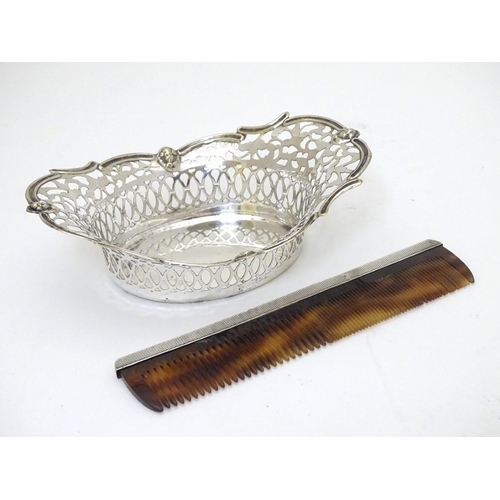 419 - A silver plated bon bon dish c.1901 together with a silver mounted comb (2)