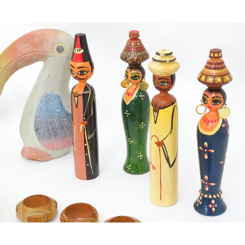 184 - A quantity of assorted miscellaneous / souvenir items to include Russian dolls, Maracas from Cuba et... 