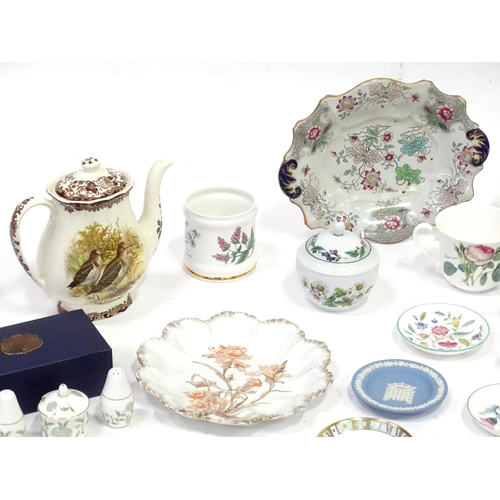 329 - A quantity of assorted ceramics to include teapot, plates, tea wares, pin dishes, jugs, cruet, etc. ... 