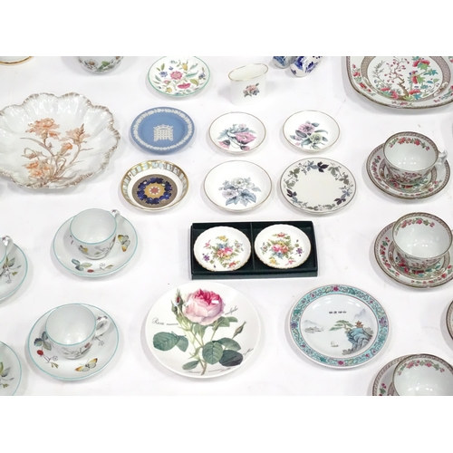 329 - A quantity of assorted ceramics to include teapot, plates, tea wares, pin dishes, jugs, cruet, etc. ... 