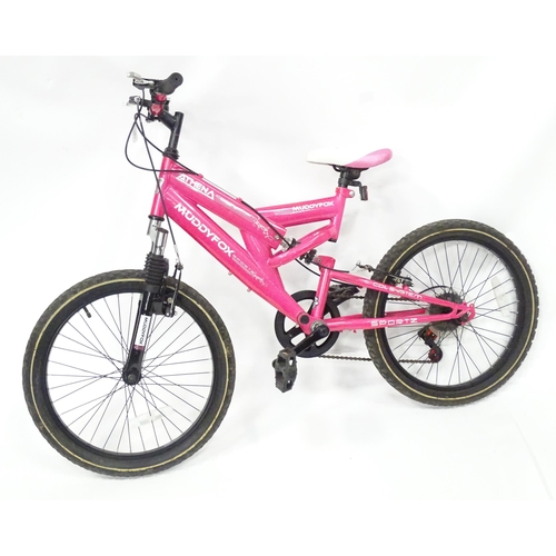 961 - A girls pink Athena Muddy Fox mountain bike