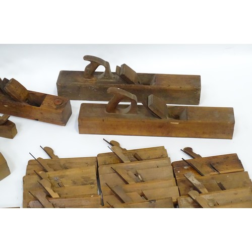 103 - Vintage Tools : A quantity of assorted  woodworking planes