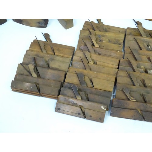 103 - Vintage Tools : A quantity of assorted  woodworking planes