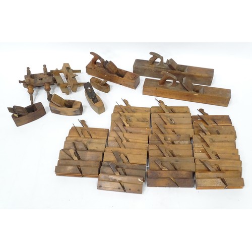 103 - Vintage Tools : A quantity of assorted  woodworking planes