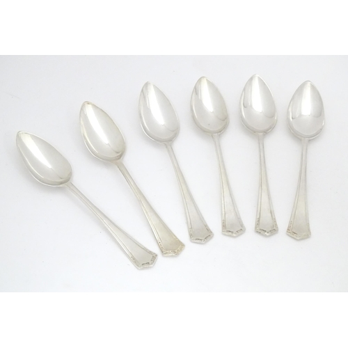 607 - Assorted silver plated wares to include six teaspoons, a Mappin & Webb's Princes plate and a cased k... 