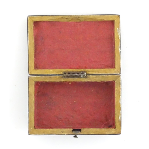 1271 - A 19thC tortoiseshell snuff box with inlaid stringing detail to top. Approx. 1