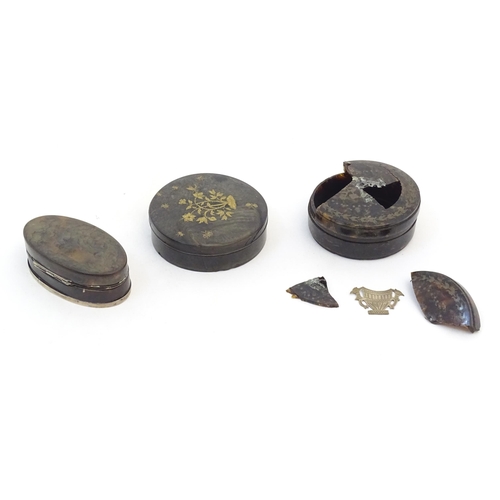 1278 - Three various table snuffs, to include a oval tortoiseshell example with white metal mounts, etc. Ov... 