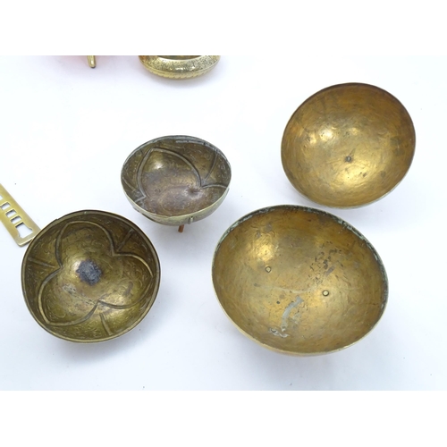 1359 - A quantity of assorted 19thC and later brass and copper wares, to include brass and copper pot and c... 