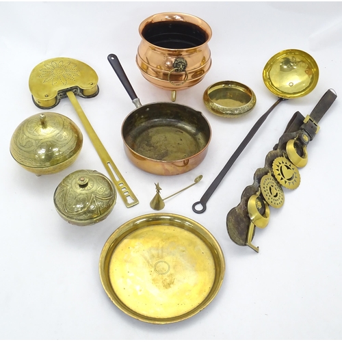 1359 - A quantity of assorted 19thC and later brass and copper wares, to include brass and copper pot and c... 