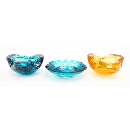 272 - Murano glass: Three glass dishes / bowls, two having bullicante style decoration. The largest approx... 