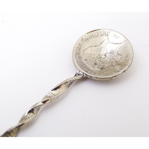 371 - Three assorted spoons to include two silver examples, one titled 'baby' and hallmarked Glasgow 1928 ... 