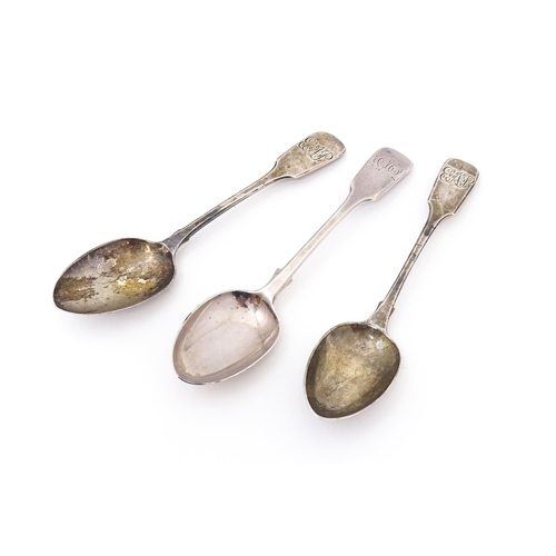 386 - A pair of silver fiddle pattern teaspoons hallmarked Exeter 1842 maker Robert Williams together with... 