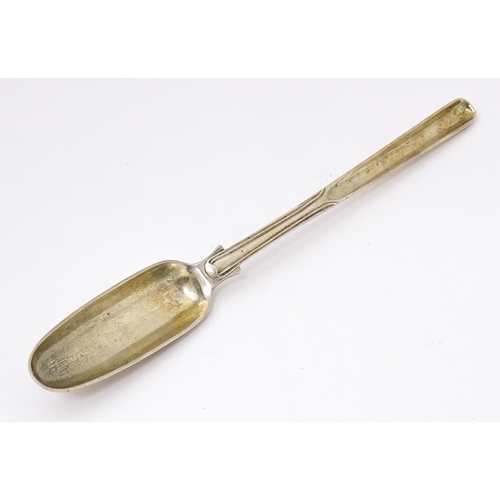 414 - A William IV silver marrow scoop hallmarked London 1834 maker William Eaton. 9