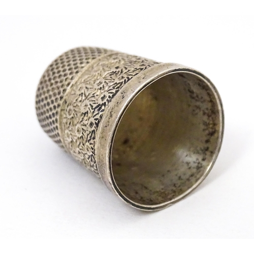 466 - A silver thimble hallmarked Birmingham 1927 maker Henry Griffith & Sons Ltd