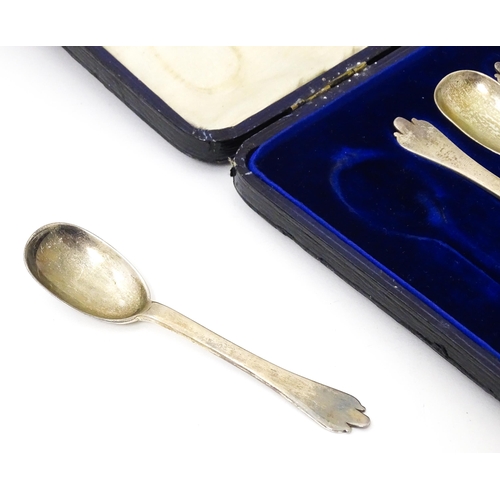 473 - A cased set of 6 Britannia standard silver teaspoons formed as trefid spoons. Hallmarked London 1913... 