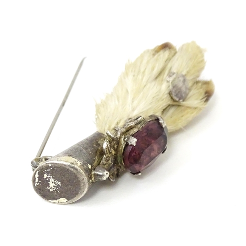 706 - A Scottish grouse foot brooch with silver mounts. Hallmarked Glasgow 1953 maker Ward brothers. Appro... 