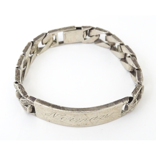 730 - A silver ID bracelet hallmarked London 1979. Approx 7 1/2