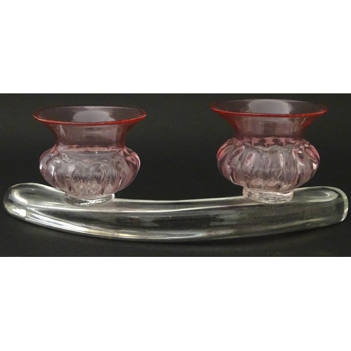 292 - Salviati & Co. Glassware: Venetian glass posy vases / salts with pink detail. Tallest approx. 2 1/4