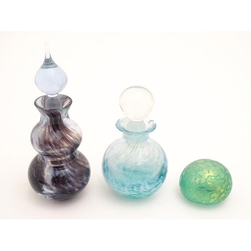 296 - Assorted glass ware to include scent / perfume bottles, an iridescent paperweight and a textured gla... 