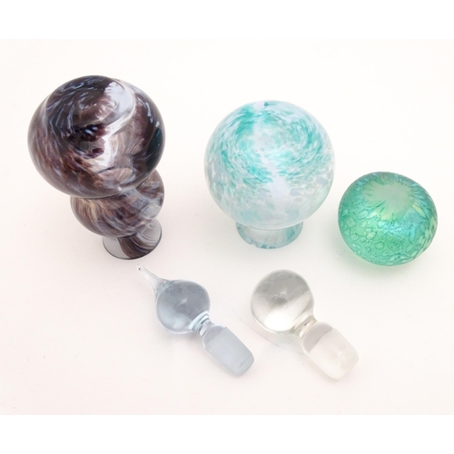 296 - Assorted glass ware to include scent / perfume bottles, an iridescent paperweight and a textured gla... 